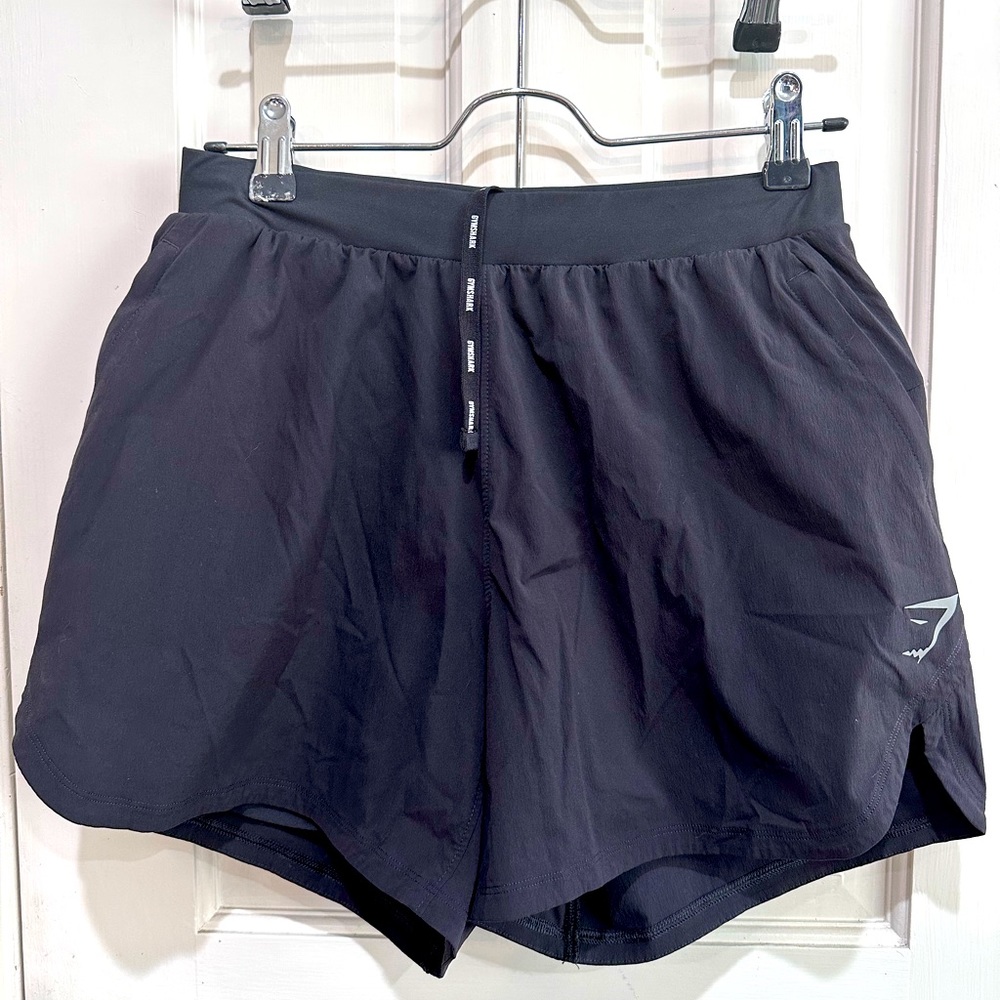 Gymshark - Women’s black lined 4.5” shorts - XS